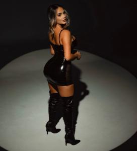 607465399: Chica busca chico en La Coruña