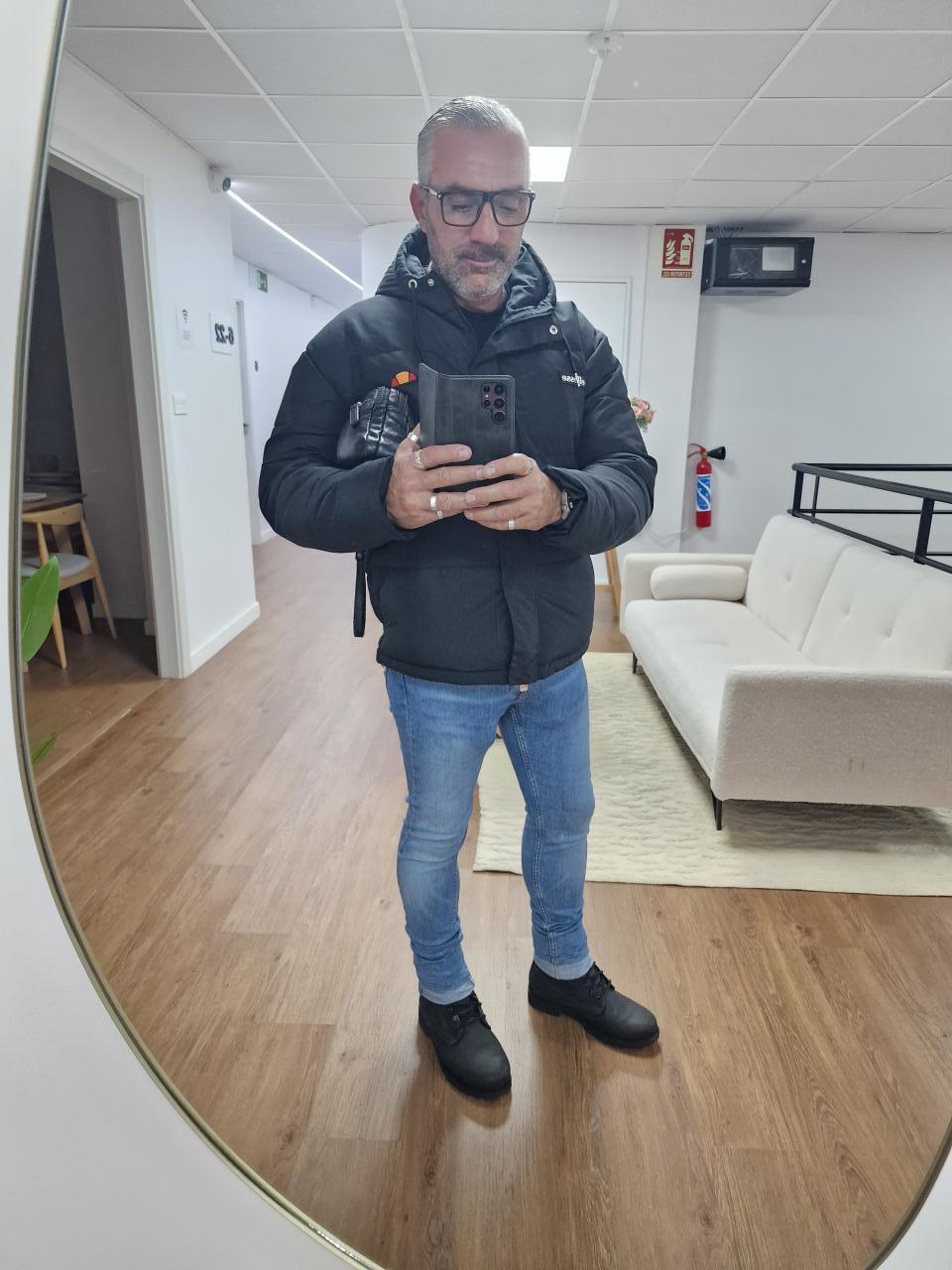 614164070: Chico busca chica en Granada