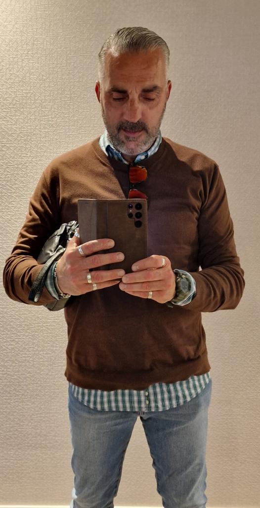 614164070: Chico busca chica en Granada