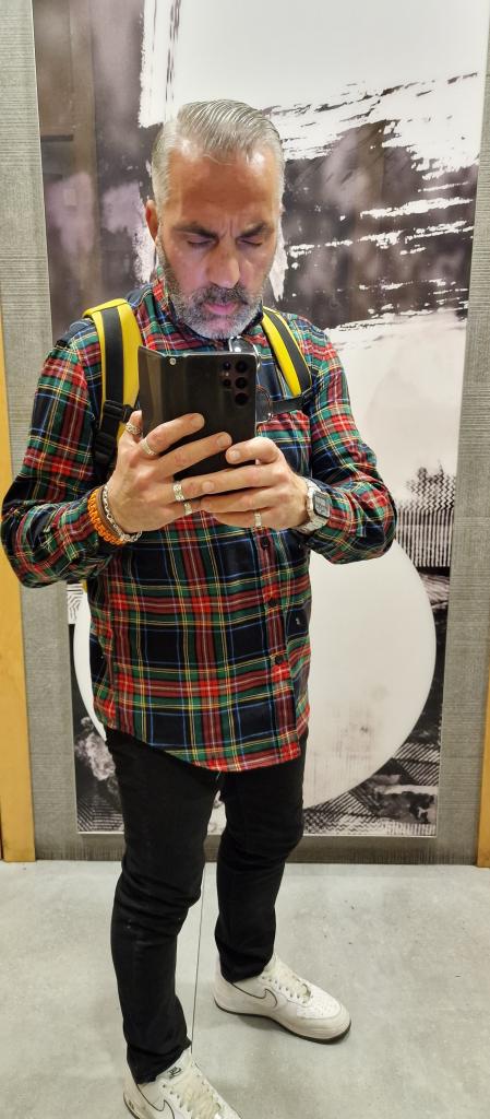 614164070: Chico busca chica en Granada