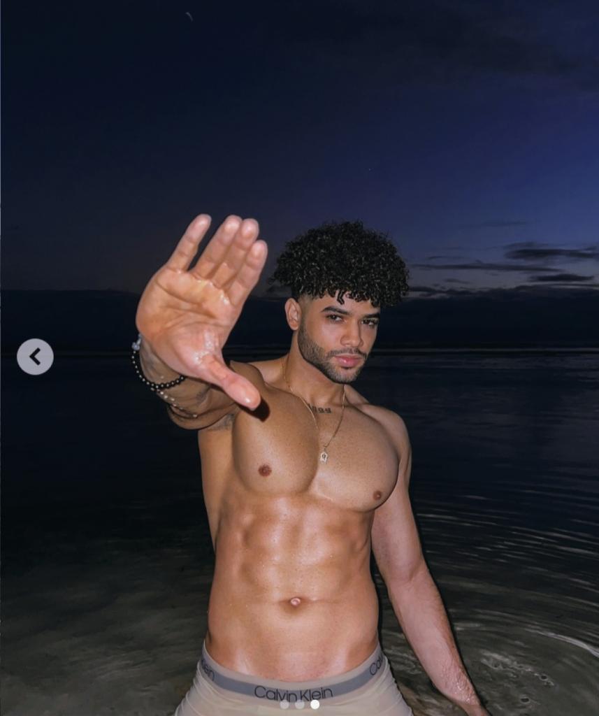 Chico busca chica en Mallorca: 