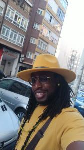 644777411: Chico busca chica en Cantabria