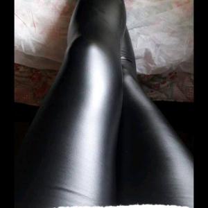 604398941: Chica busca chico en Asturias