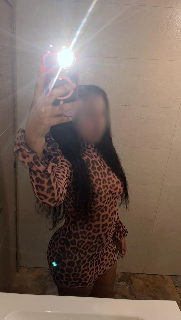 Chica busca chico en Almería: 