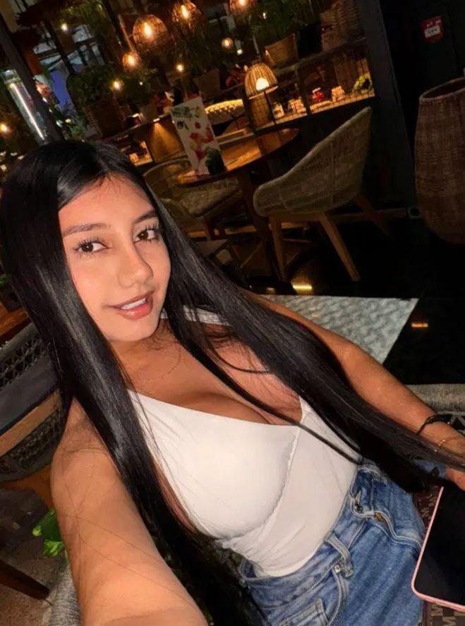 604967198: Chica busca chico en Murcia