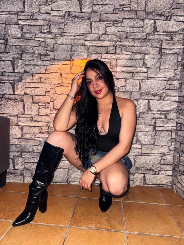 Chica busca chico en Ibiza: 