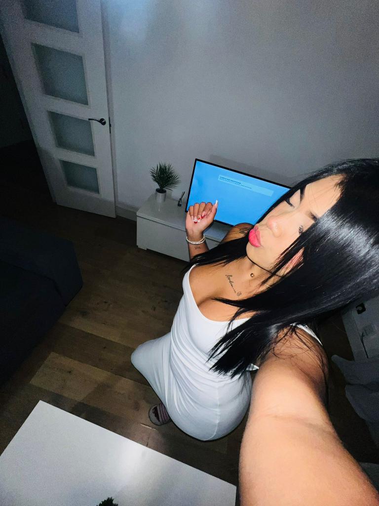 Chica busca chico en Almería: 