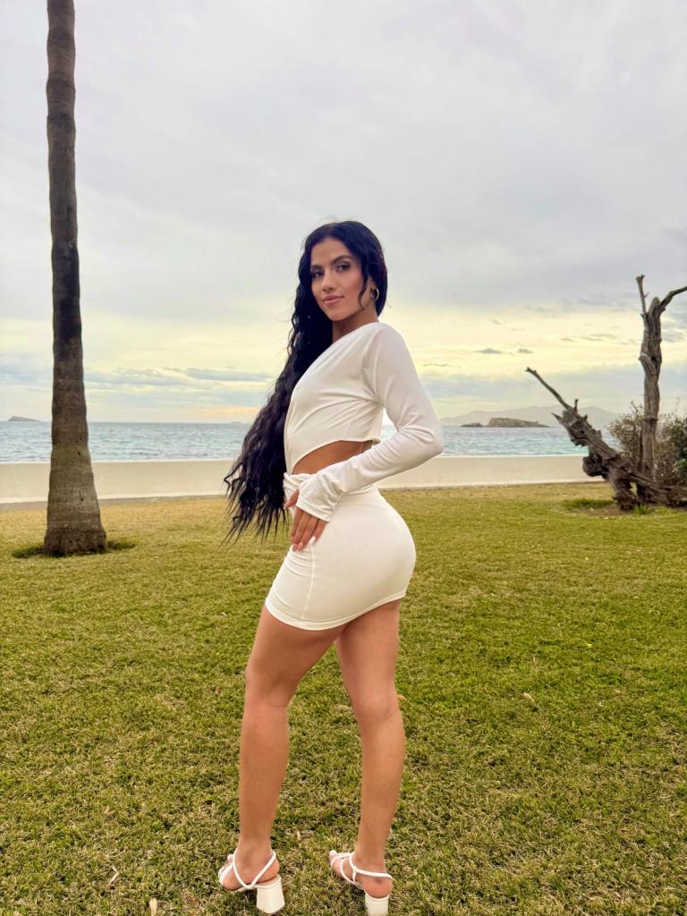 624334709: Chica busca chico en Ibiza