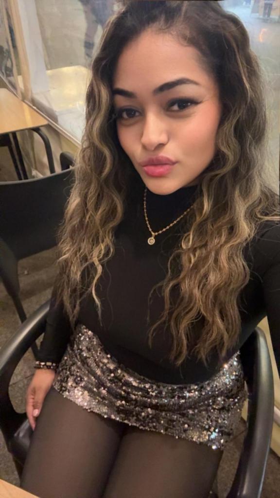 607043388: Chica busca chico en Ceuta