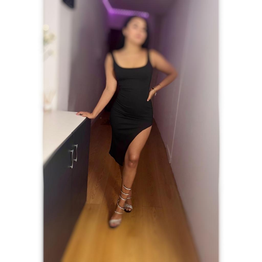 672144982: Chica busca chico en Barcelona