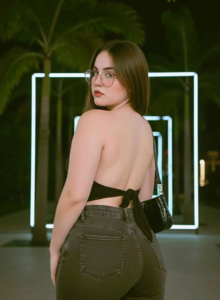 670738176: Chica busca chico en Madrid