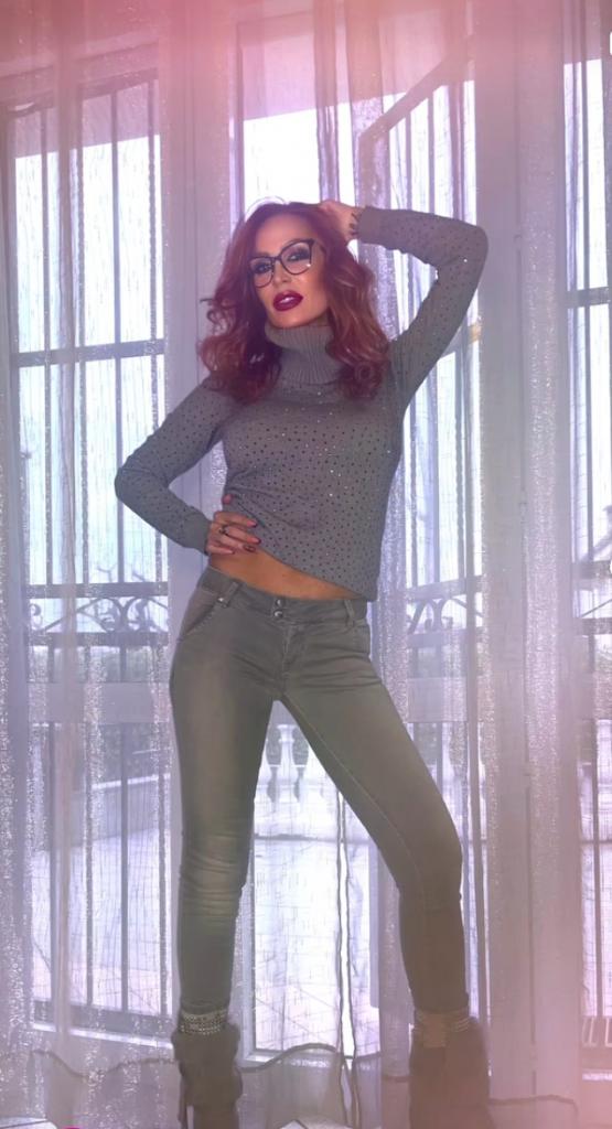 633961149: Chica busca chico en Sevilla