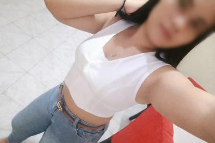 610896279: Chica busca chico en Ibiza