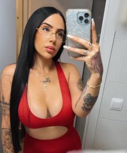 631140924: Chica busca chico en Barcelona