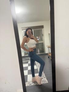676915618: Chica busca chico en Granada
