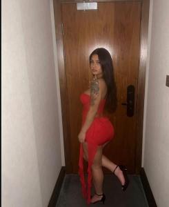 610671132: Chica busca chico en Madrid