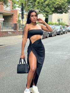 614210813: Chica busca chico en Barcelona