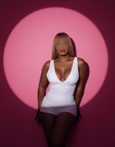 612480442: Chica busca chico en Sevilla