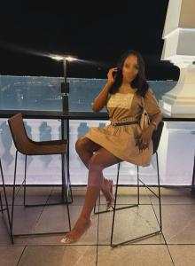 672144982: Chica busca chico en Barcelona