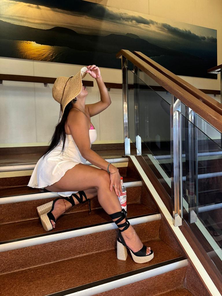 641230345: Chica busca chico en Barcelona