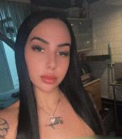 631140924: Chica busca chico en Barcelona