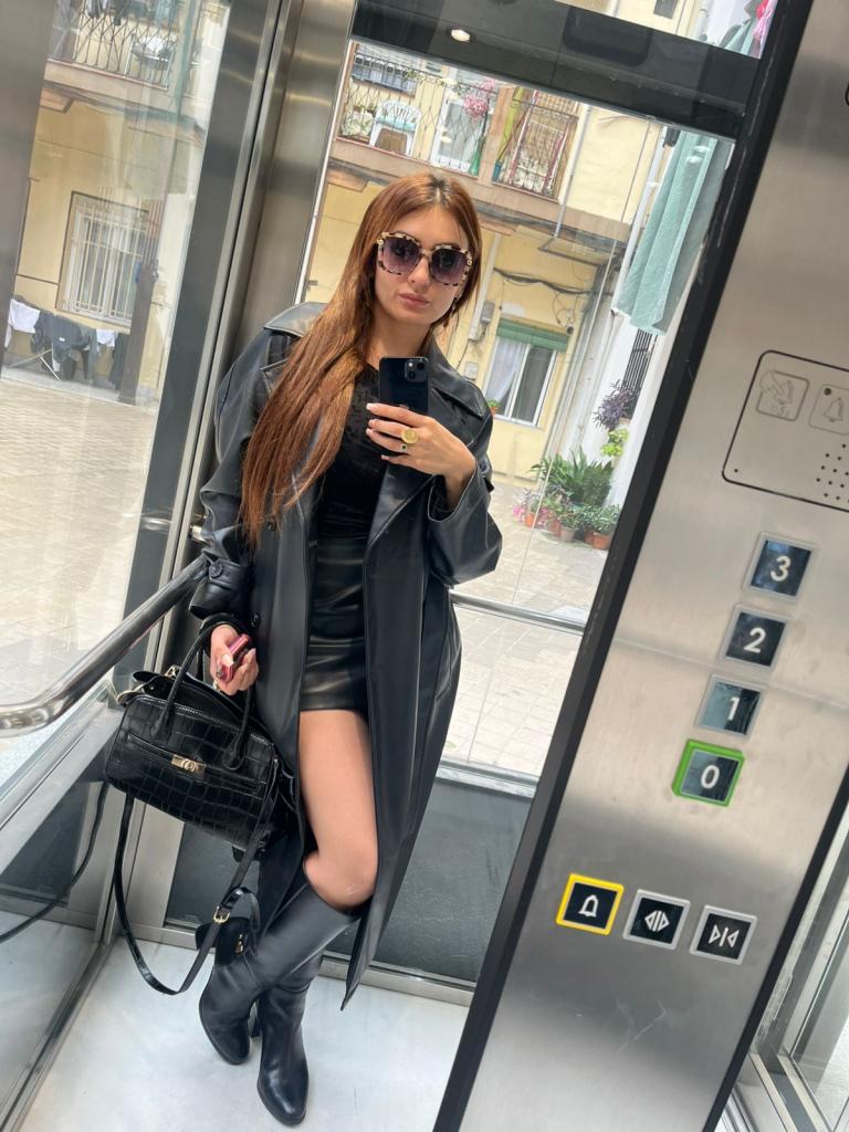 664874220: Chica busca chico en Madrid