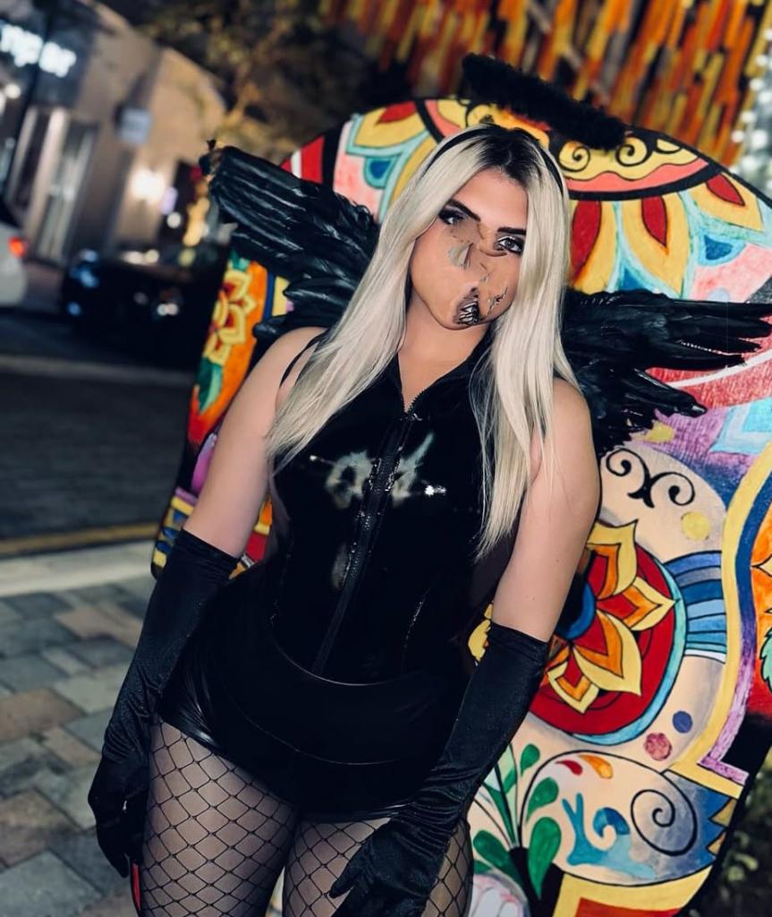 Chica busca chico en Alicante: Chica busca chico