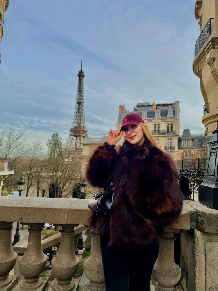 607848494: Chica busca chico en Madrid