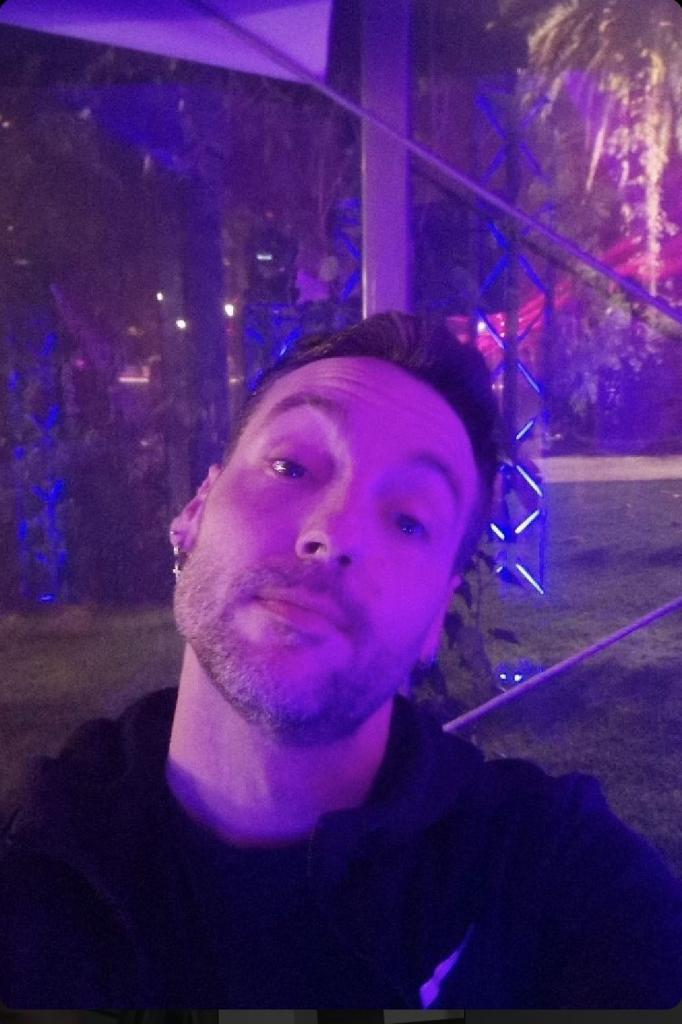 Chico busca chica en Valencia: 