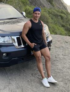 664378008: Chico busca chica en Madrid