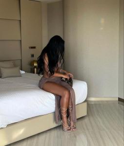 614077079: Chica busca chico en Sevilla