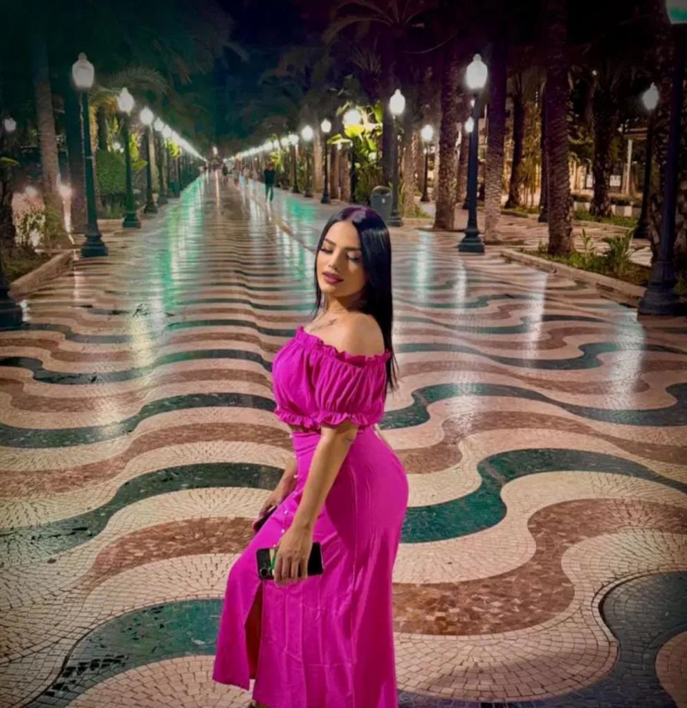 641559278: Chica busca chico en Orense