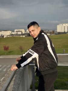 613637662: Chico busca chica en Ciudad Real