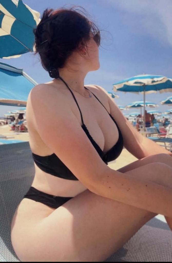 691482245: Chica busca chico en Sevilla