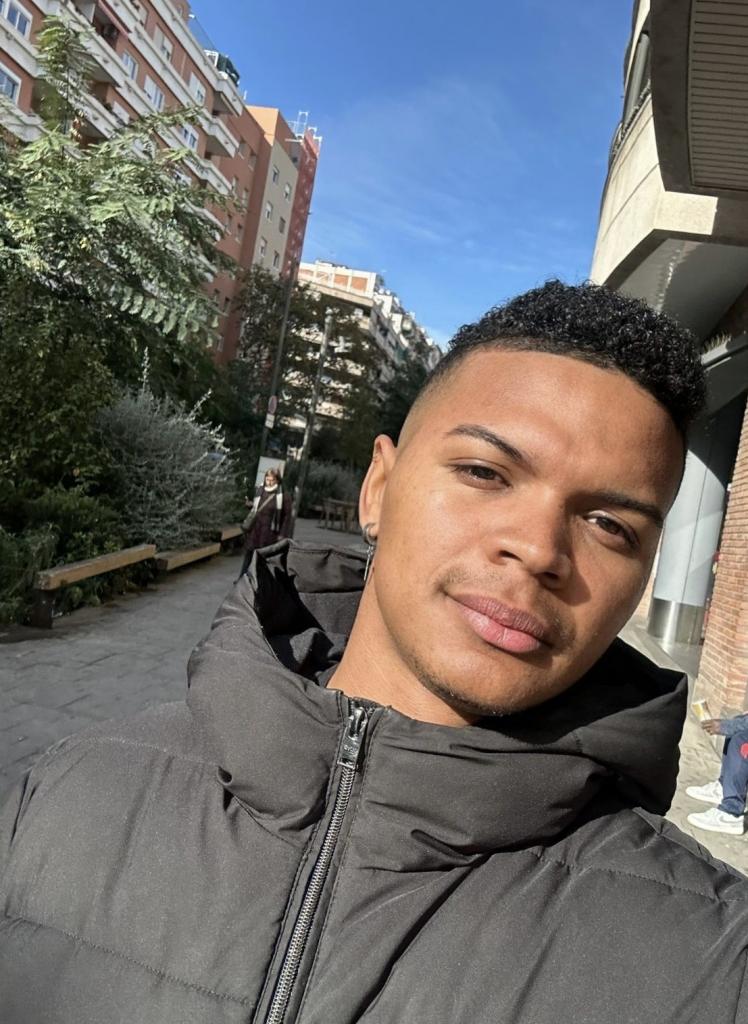 Chico busca chica en Barcelona: 