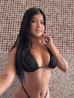 674624205: Chica busca chico en Barcelona