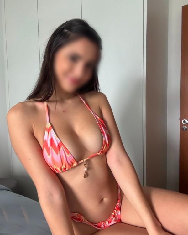 Chica busca chico en La Coruña: Chica busca chico