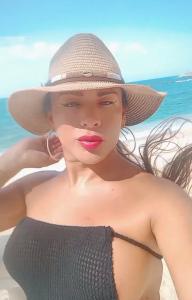 692480944: Chica busca chico en Barcelona