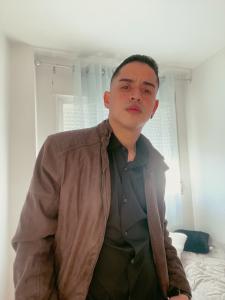 672204553: Chico busca chica en Granada