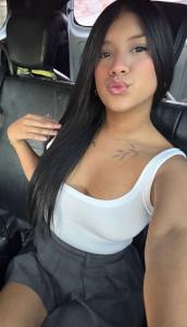 674624205: Chica busca chico en Barcelona