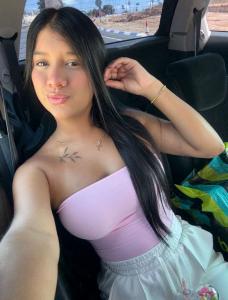 674624205: Chica busca chico en Barcelona