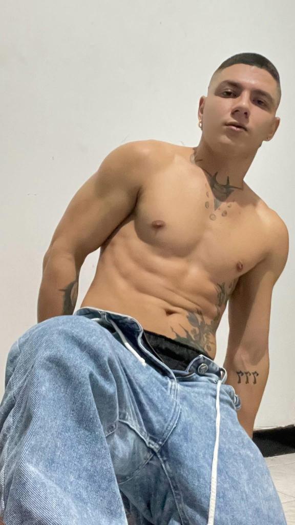 Chico busca chica en Granada: 