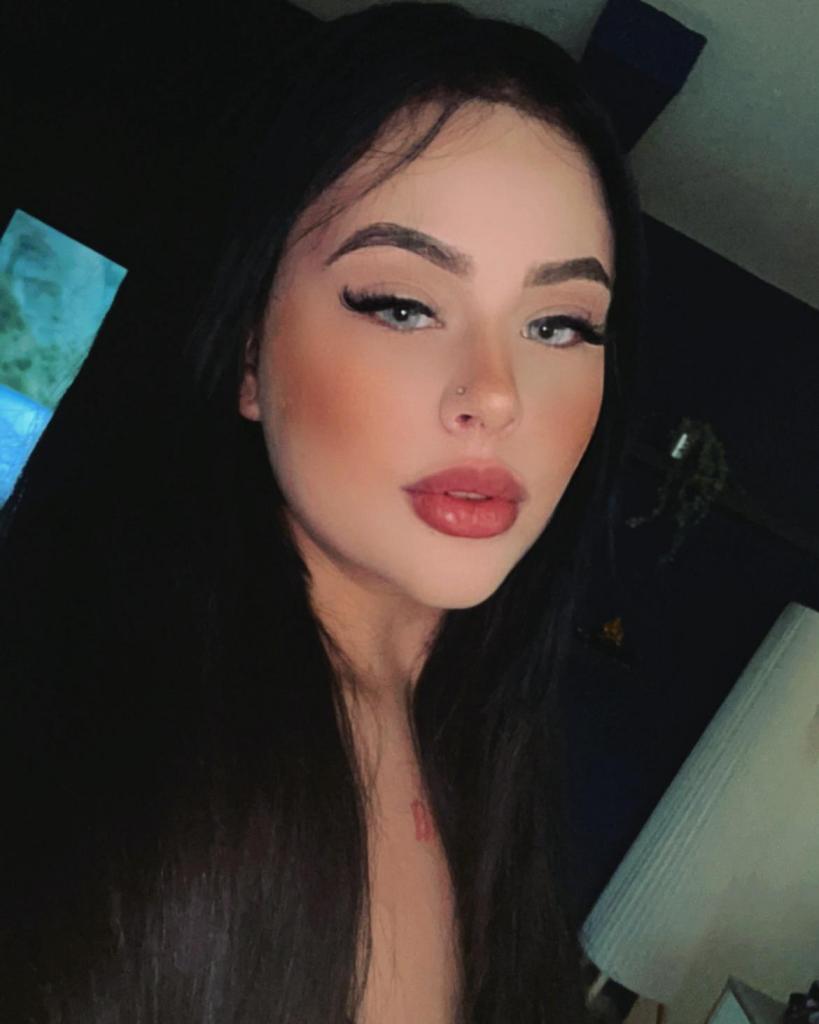 642989260: Chica busca chico en Barcelona