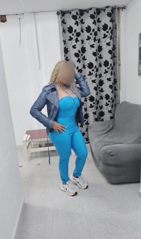 Chica busca chico en Almería: 