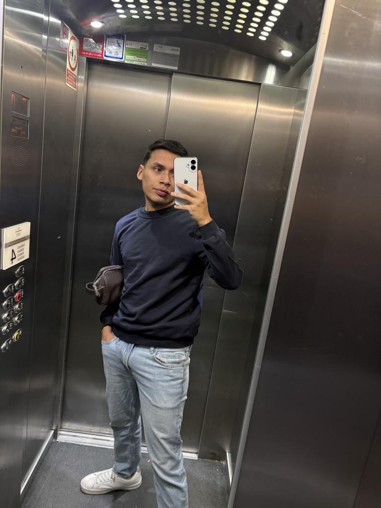 631232992: Chico busca chica en Barcelona