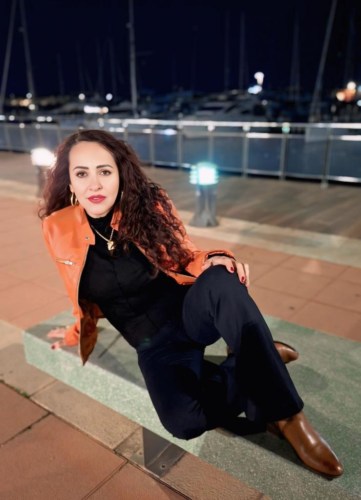 610859582: Chica busca chico en Alicante