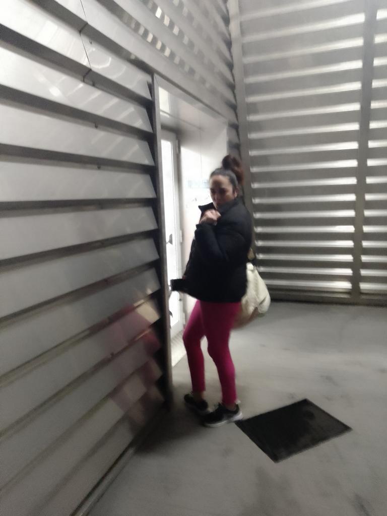 634069341: Chica busca chico en Pontevedra