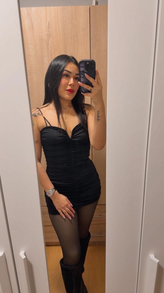 611374458: Chica busca chico en Málaga