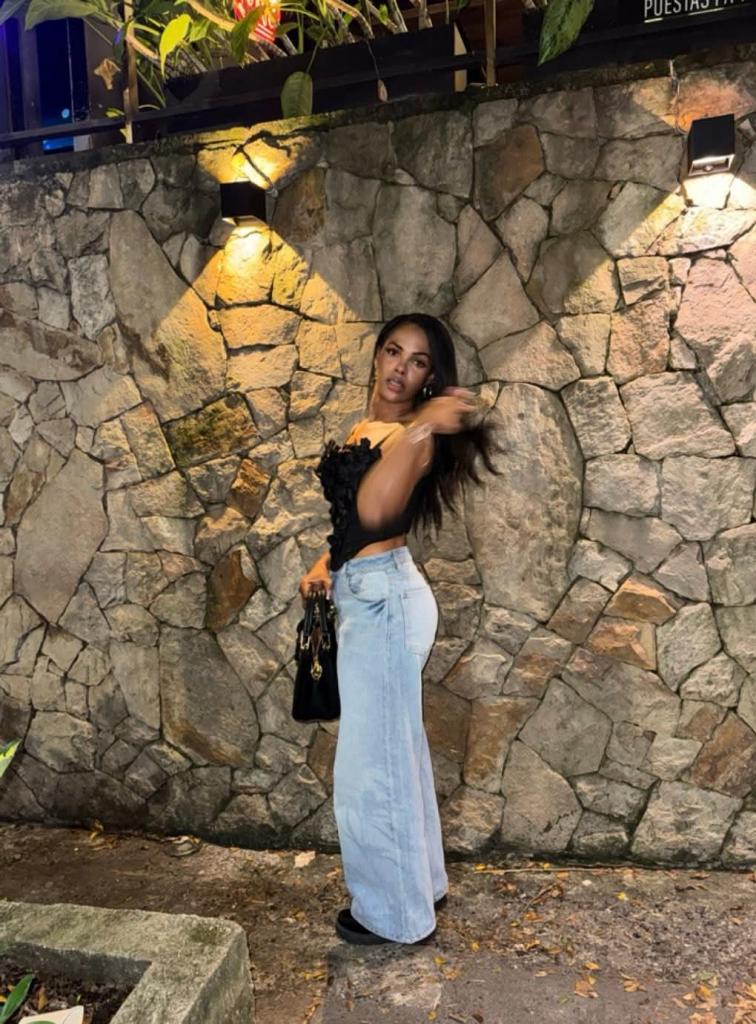 614939981: Chica busca chico en Lugo