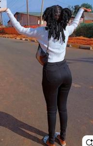 642135893: Chica busca chico en Sevilla